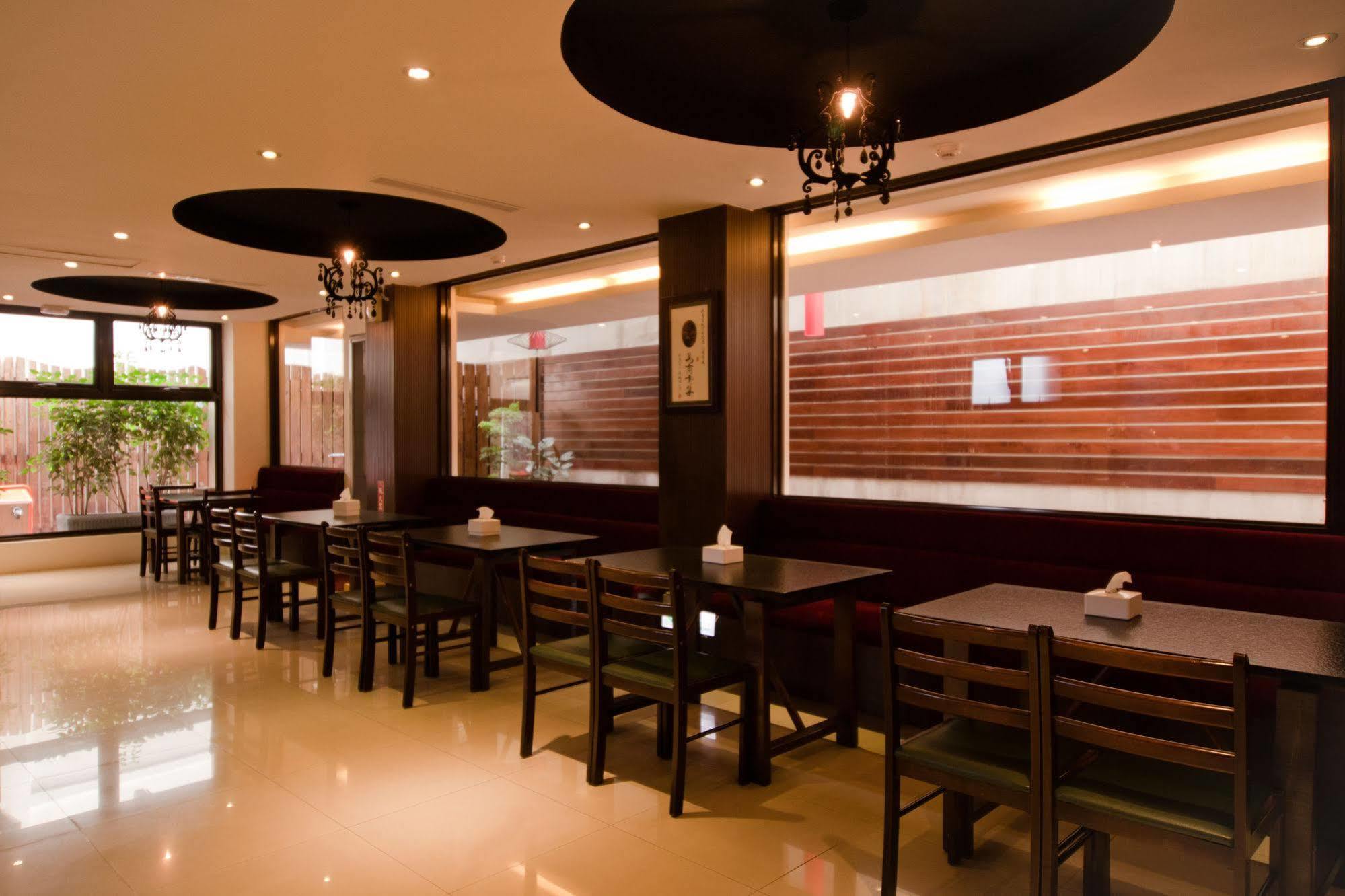 East Town 26 Hotel Hualien City Exterior foto